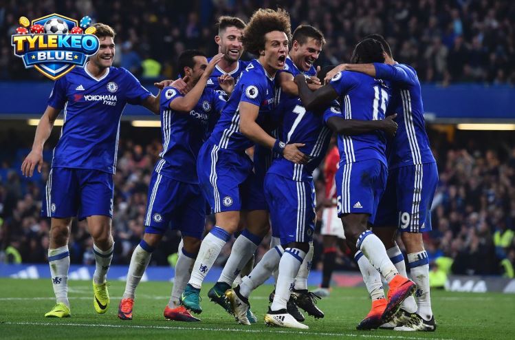 Các cầu thủ Chelsea ăn mừng sau khi ghi bàn, thể hiện sức mạnh hàng công và tinh thần thi đấu